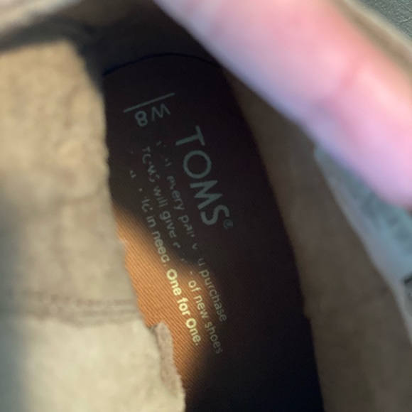 Toms size 8 tan suede Boots - Picture 5 of 6